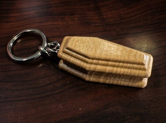 PORTACHIAVE BARETTA IN LEGNO B MIS. 5,4 cm x 2,1 cm x 1,2 cm C/NCISIONE LASER